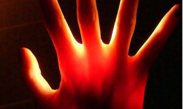 Risolta una controversia trentennale sulla diffusione della luce!